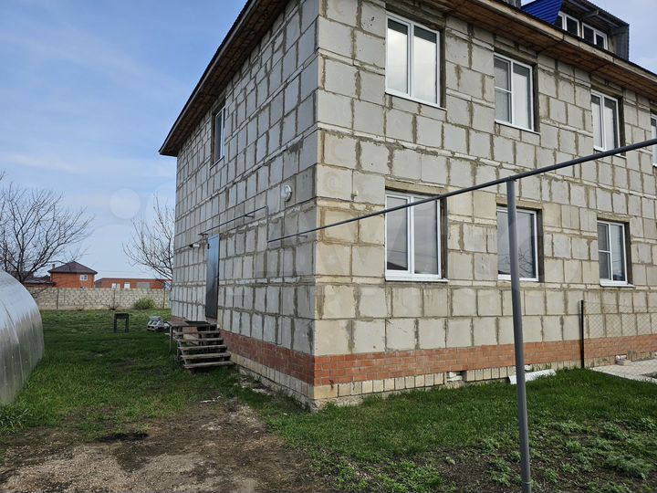 Дом 108 м² на участке 8 сот.