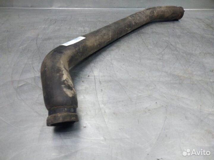 Патрубок радиатора верхний Audi 80/90 B4