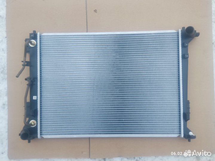 Радиатор охлаждения двигателя Hyundai Tucson TL