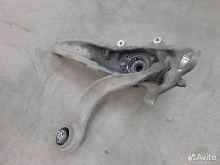 Цапфа/кулак поворотный передний правый BMW 5-Serie