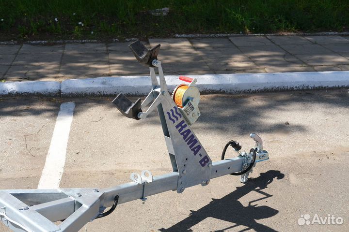 Лодочный прицеп 