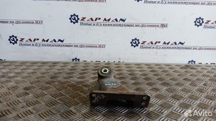 Кронштейн подшипника правый Man Tgl