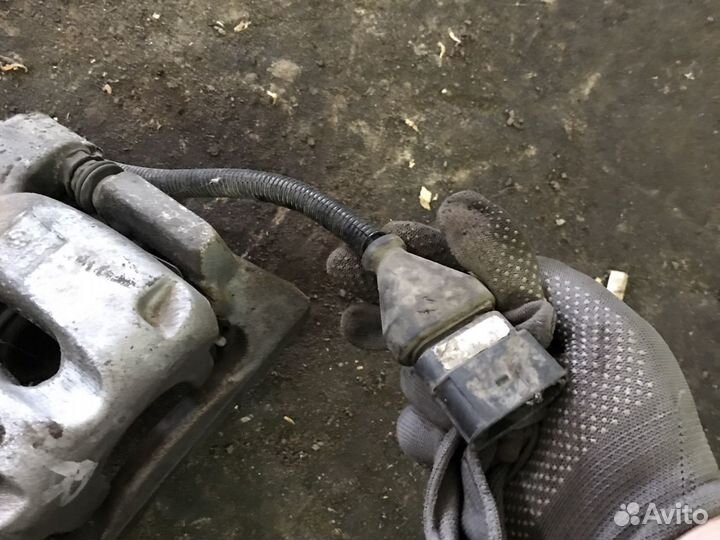 Суппорт задний правый Ауди а8 D3