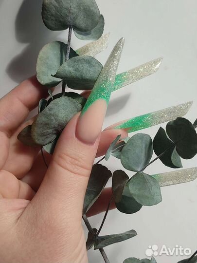 Маникюр с покрытием гель-лаком