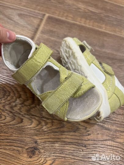 Сандалии для девочки