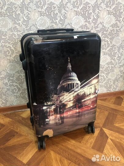 Чемодан с женскими вещами 40-42