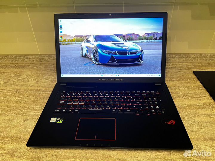 Asus Strix i7-7700HQ/GeForce 1050/32 Gb/Ful HD Ips