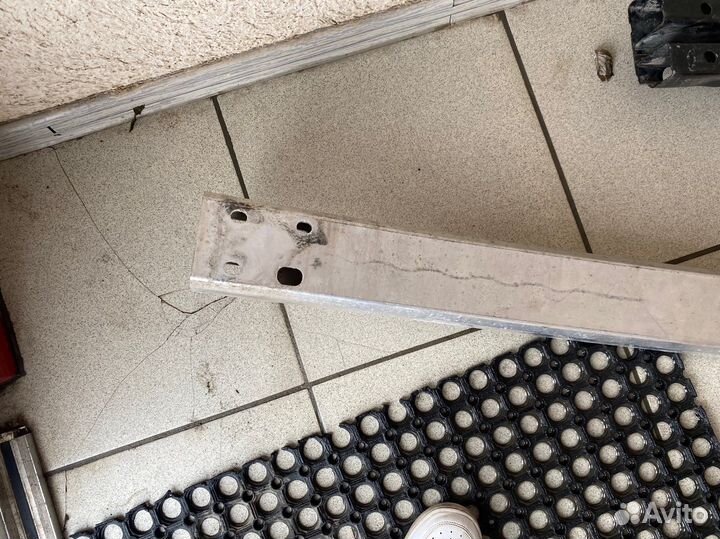 Усилитель заднего бампера Mitsubishi Outlander 3