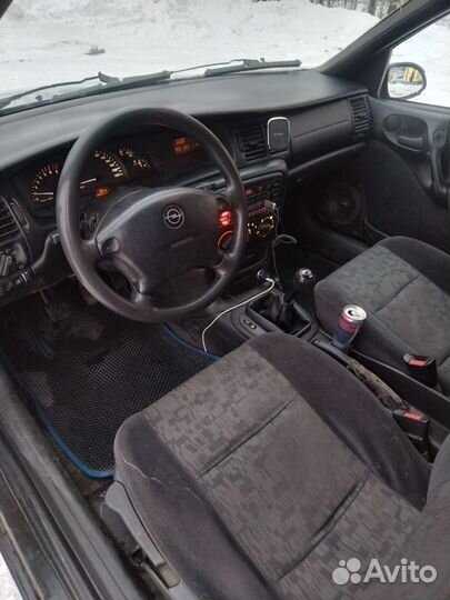 Opel Vectra 2.0 МТ, 1999, 293 444 км