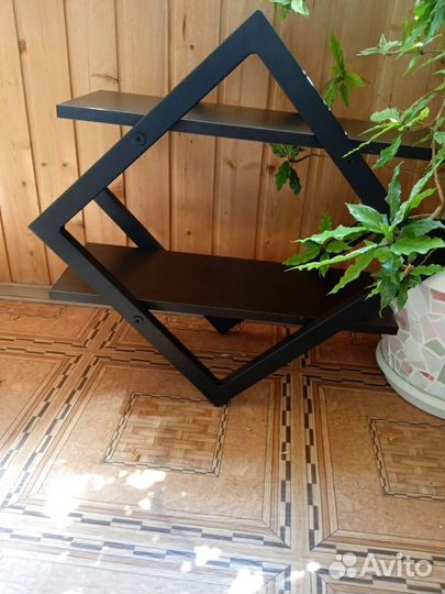 Оригинальная полка в стиле 