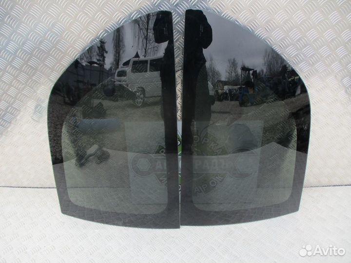 Стекло заднее левое и правое Dodge Caravan 3