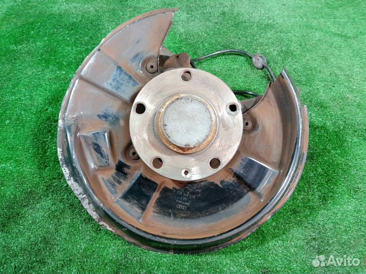 Цапфа задняя правая Audi A4 8E B7 ALT (2.0) 2007