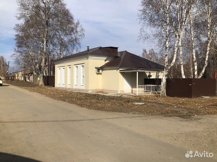 Бармен, официант