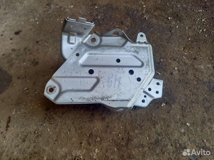 Honda Civic 4 d площадка аккумулятора