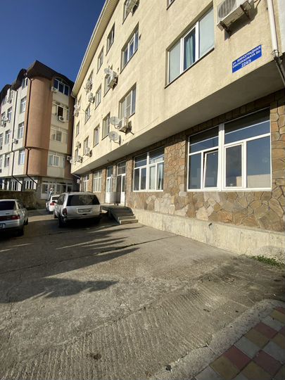 Торговая площадь или под услуги, склад, 120 м²