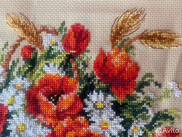 Вышитая крестиком готовая работа 