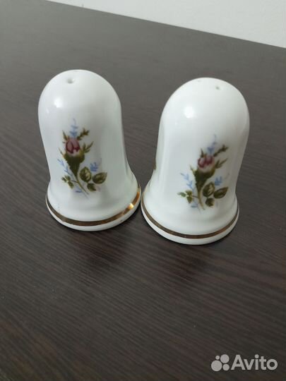 Солонка и перечница фарфор(Роза),цена за 2шт