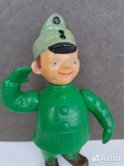 Игрушка солдат Швейк