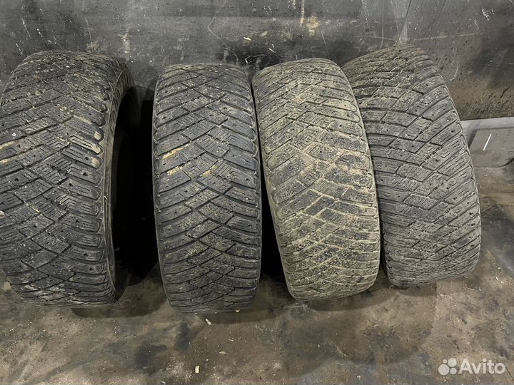 Goodyear Ultragrip Ice Arctic 205/55 R16