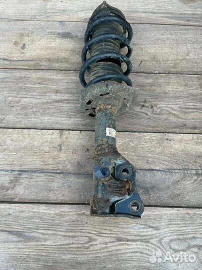 Амортизатор передний правый Honda Civic 4D 1.8