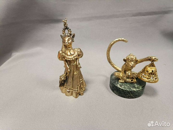 Бронзовый колокольчик коза и обезьяна