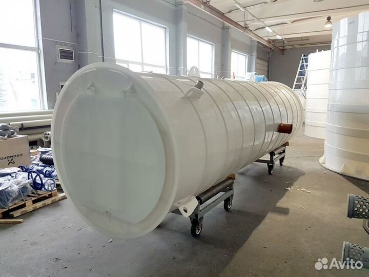 Резервуар для воды пластиковый