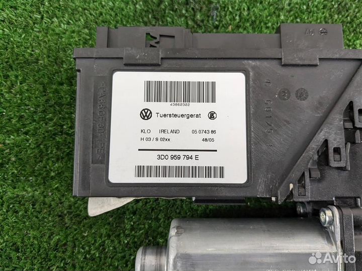 Мотор стеклоподъёмника задний правый volkswagen T