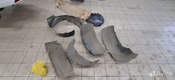 Подкрылки (локеры)