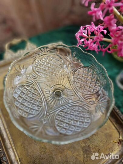 Ваза на ножке Ананас