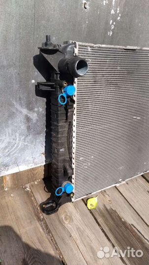 Радиатор охлаждения Porsche Macan 95B