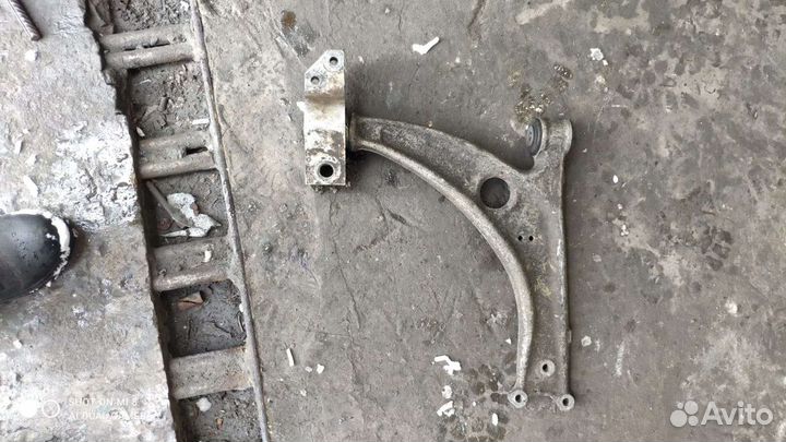 Audi q3 рычаг