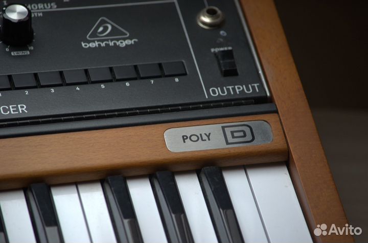 Behringer poly D