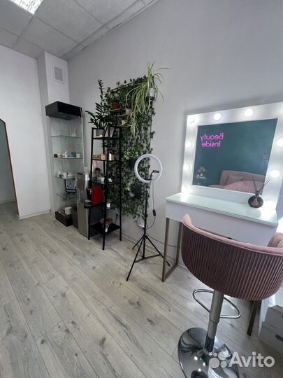 Место в аренду бровист, визажист, плетение