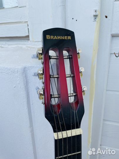 Гитара brahner красная