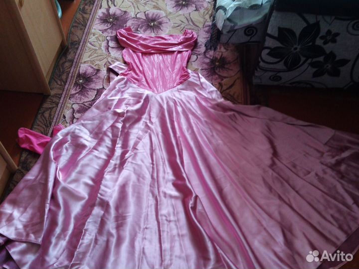 Вечернее платье