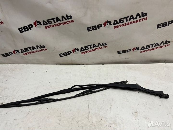 Дворник лобового стекла левый Volkswagen Passat B3