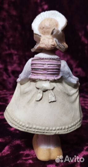 Статуэтка Девочка качалка,болванчик