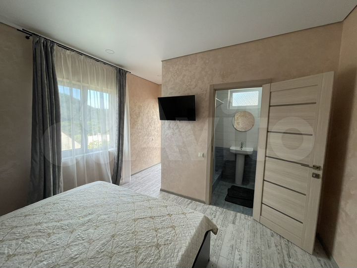 Комната 25 м² в 4-к., 2/2 эт.