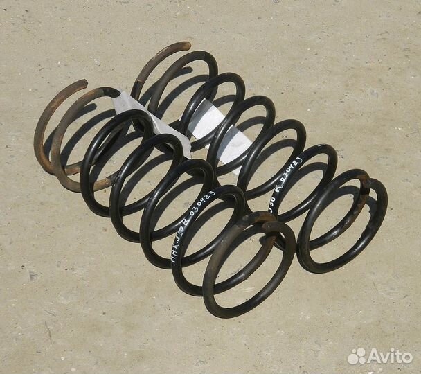 Пружина задняя Nissan Maxima J30