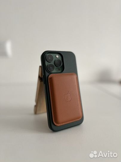 Кожаные чехлы iPhone с Magsafe