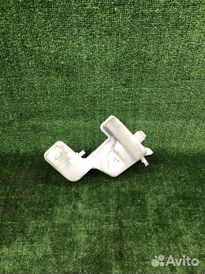 Бачок омывателя Peugeot 308