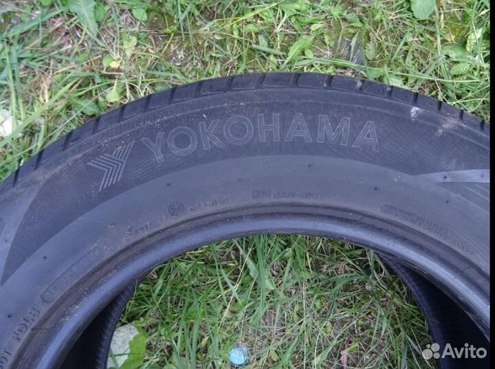 Yokohama Advan ST V802 235/65 R17