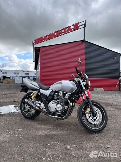 Yamaha XJR 400
