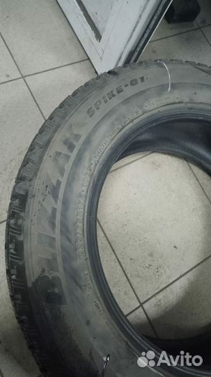 Bridgestone Blizzak Spike-01 225/65 R17 106T