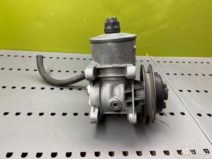 Насос гур Mercedes-Benz 190E W201 OM601 2.0D 1992