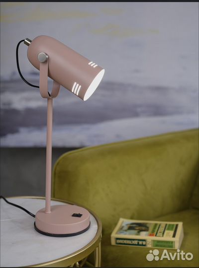 Светильник настольный