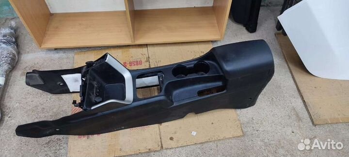 Подлокотник центральная консоль Kia Ceed 2 JD