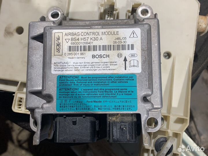 Блок srs mazda 3 bk