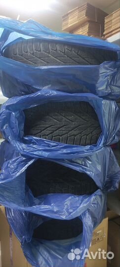 Nokian Tyres Hakkapeliitta 2 295/40 R21