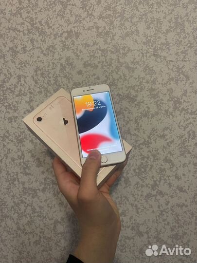 iPhone 8, 64 ГБ